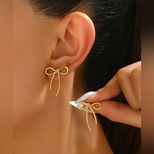 Elegant Gold Bow Earrings